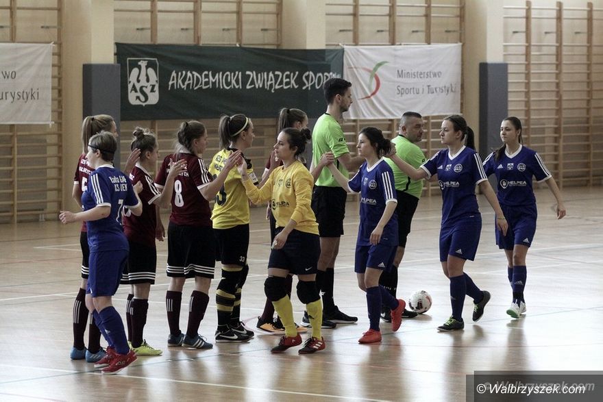 REGION, Szczawno-Zdrój: Rozgrywki AMP w futsalu kobiet rozpoczęte