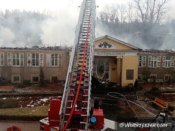 REGION, Szczawno-Zdrój: Zakład Przyrodoleczniczy strawiony przez pożar