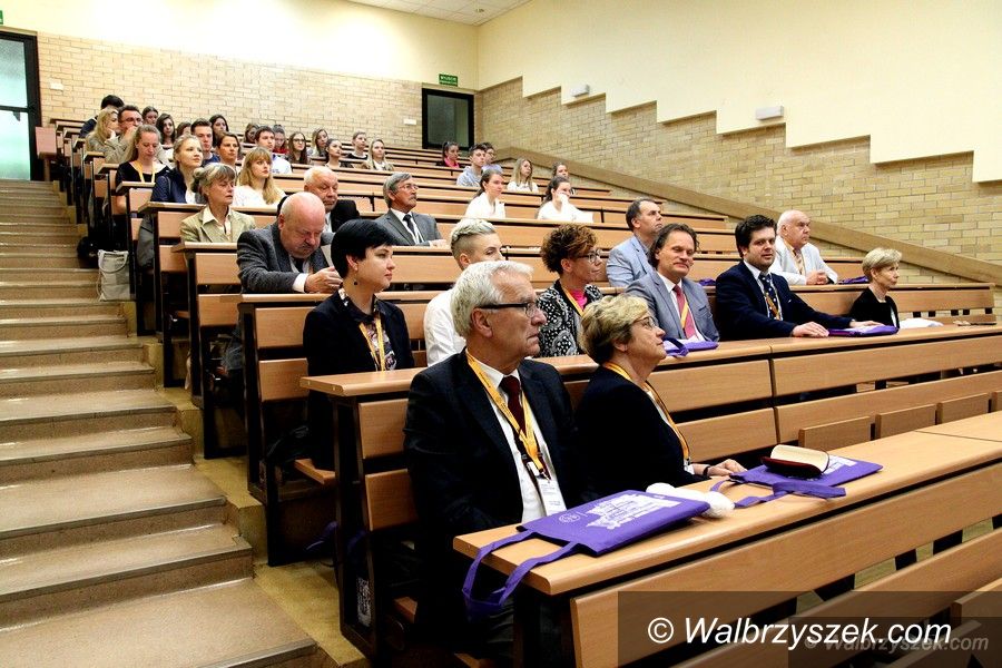 Wałbrzych: Ogólnopolska Konferencja Naukowa Zdrowie dla Regionu w PWSZ