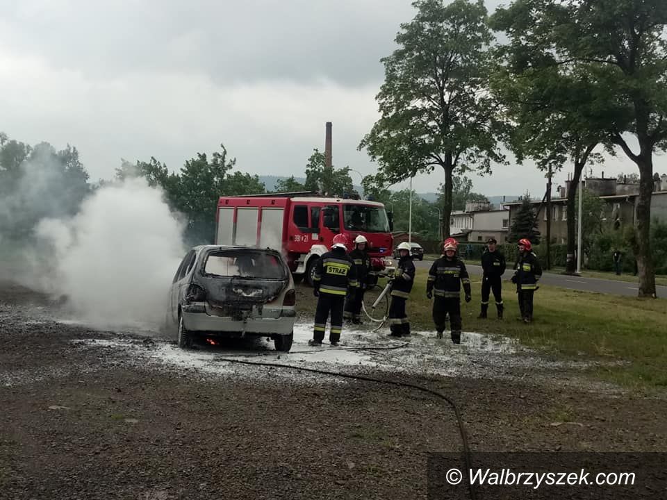 REGION, Mieroszów: Ugasili płonący samochód