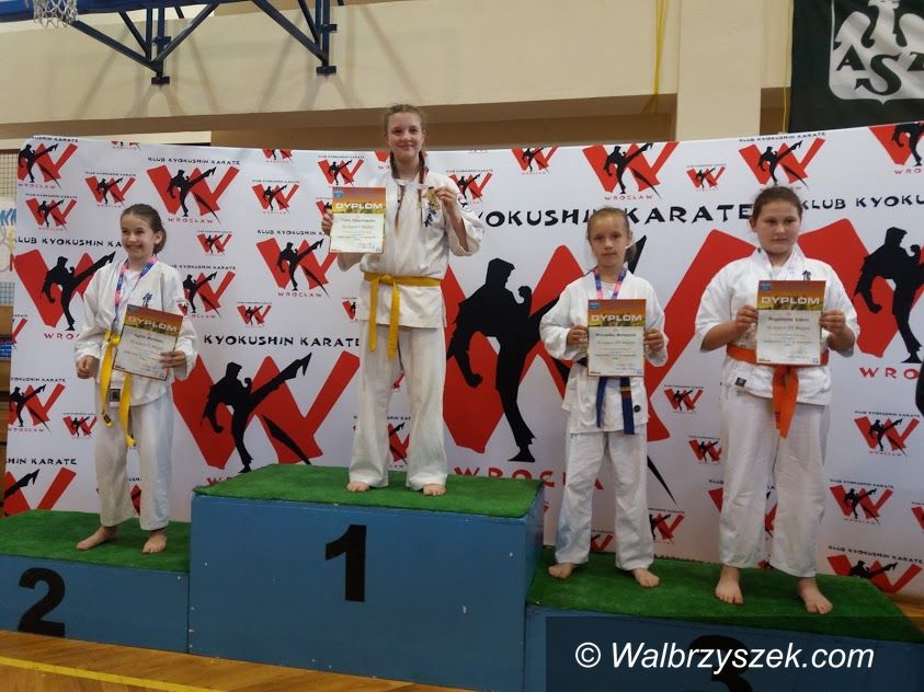 Wałbrzych: Udany start we Wrocławiu wałbrzyskich karateków