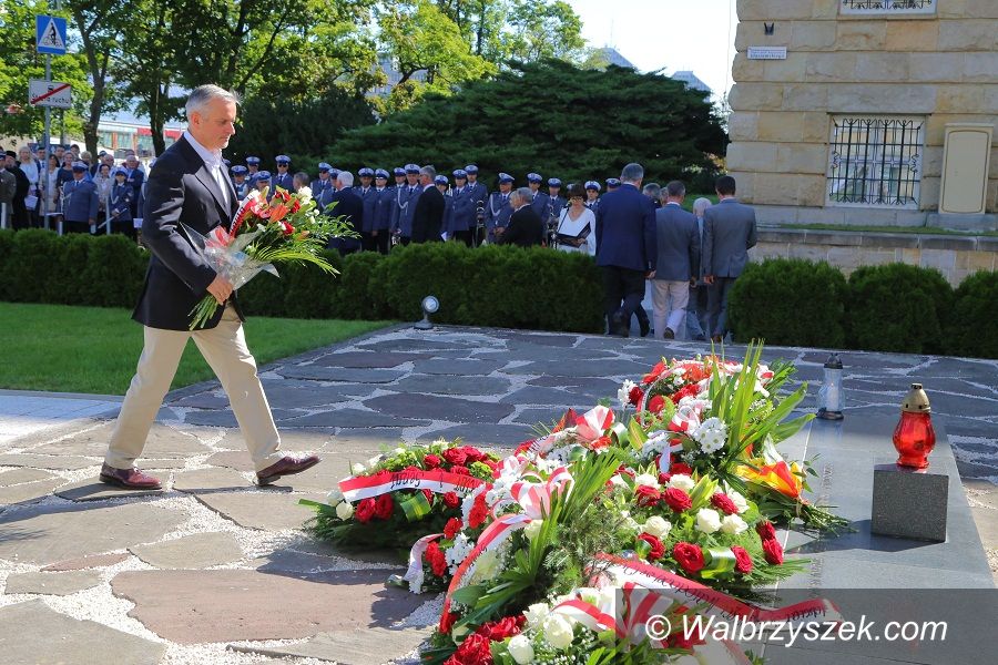 Kraj: Obchody 77. rocznicy mordu na Wzgórzach Wuleckich z udziałem prezydenta Wałbrzycha