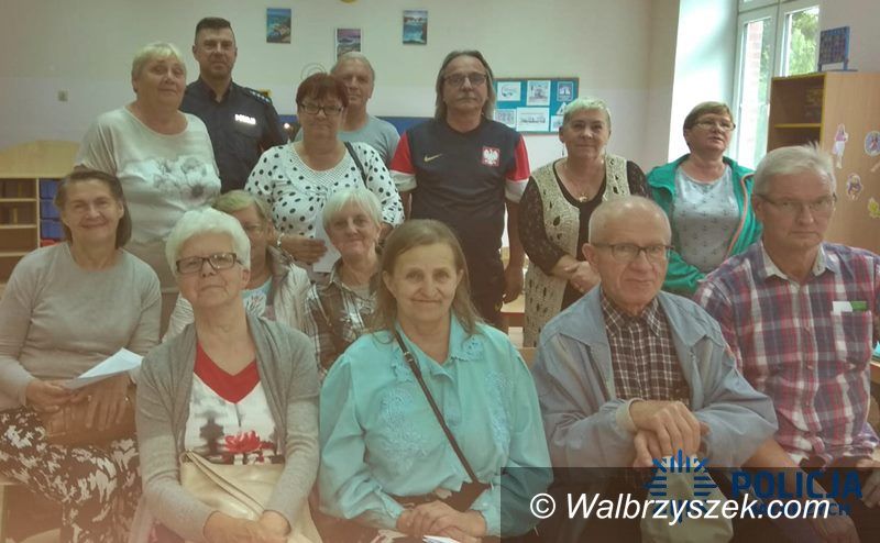 Wałbrzych: O bezpieczeństwie osób starszych z seniorami w dzielnicy Podgórze