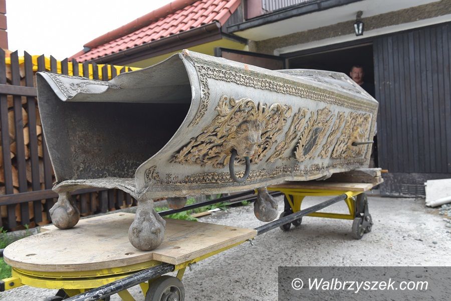 REGION, Świebodzice: Sarkofag do renowacji