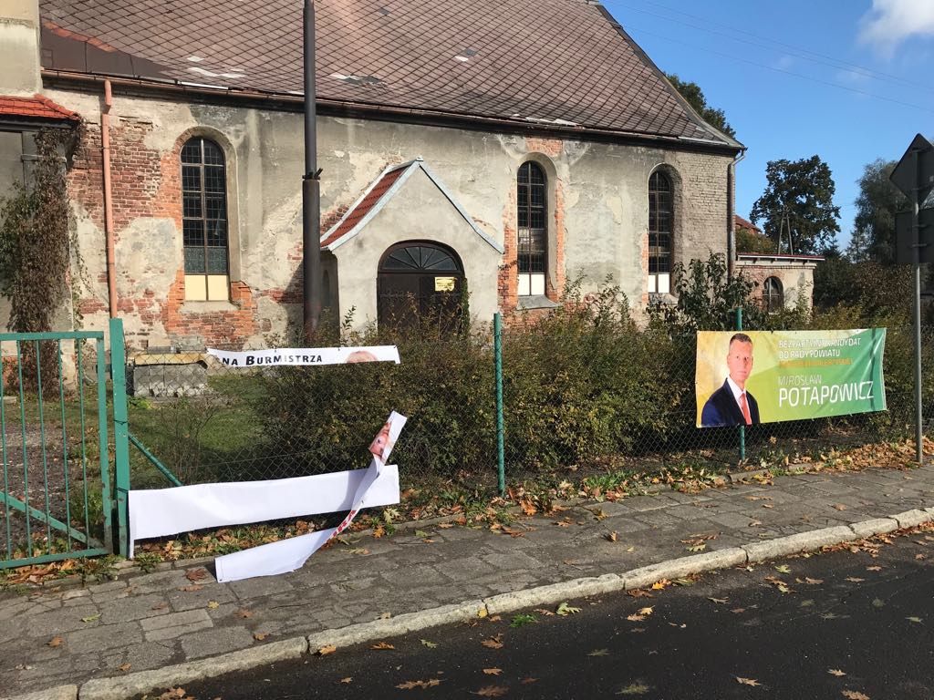 REGION, Boguszów-Gorce: Ktoś zniszczył baner jednego z kandydatów na burmistrza Boguszowa–Gorc