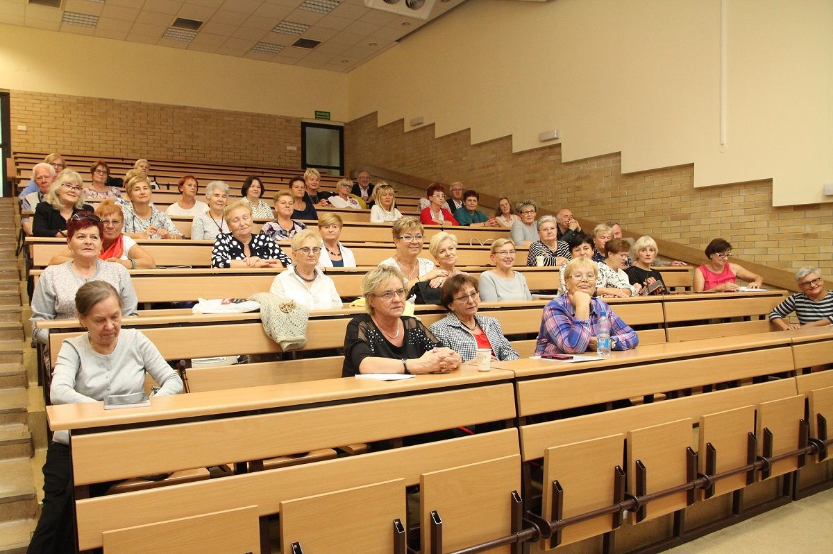Wałbrzych: Uniwersytet Trzeciego Wieku przy PWSZ rozpoczął nowy rok akademicki