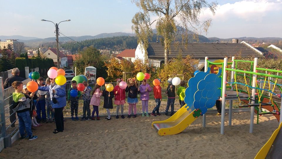 Wałbrzych: Otwarto plac zabaw na ulicy Bema