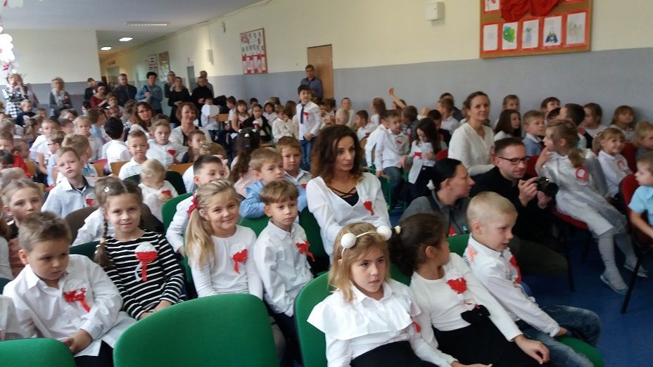 Wałbrzych: Uczniowie PSP nr 37 pamiętali o rocznicy niepodległości
