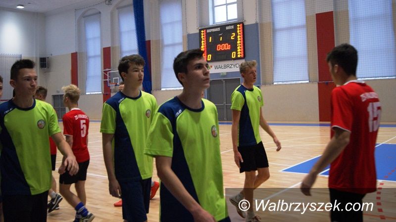 Wałbrzych: Futsaliści "czwórki" przegrali w karnych