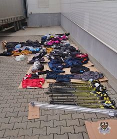 Wałbrzych/Szczawno-Zdrój: Wałbrzyscy policjanci odzyskali skradziony sprzęt sportowy o wartości ponad 13 tysięcy złotych