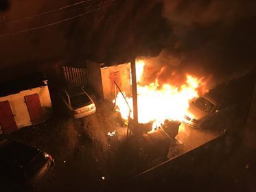 Wałbrzych: Płonęły samochody na ulicy Grota Roweckiego