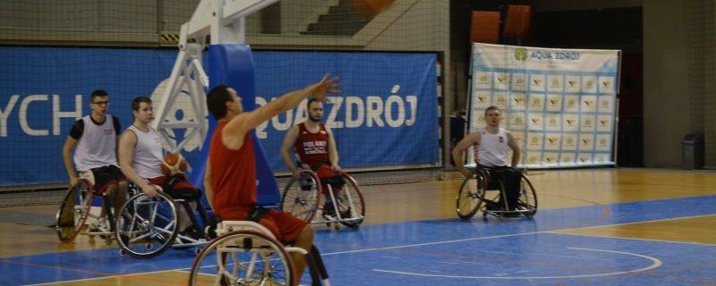 Wałbrzych: W Wałbrzychu trenują koszykarze na wózkach