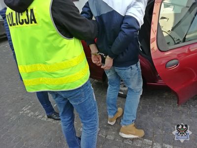 REGION, Szczawno-Zdrój: Policjanci kryminalni zdjęli z czarnego rynku blisko 2 kilogramy narkotyków