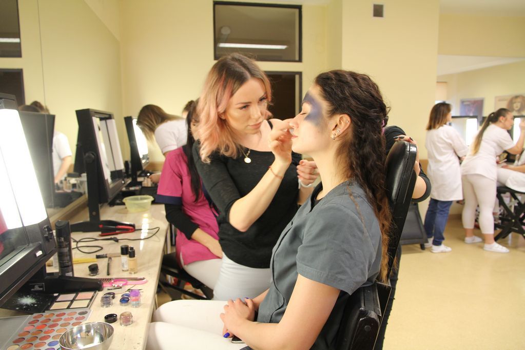 Wałbrzych: Prezentujemy efekty pracy studentek Kosmetologii wałbrzyskiej PWSZ