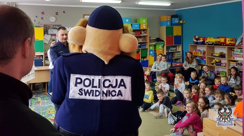 REGION, Sokołowsko: Wałbrzyscy policjanci aktywni podczas „Dolnośląskich Dni Bezpieczeństwa” zorganizowanych przez GDDKiA
