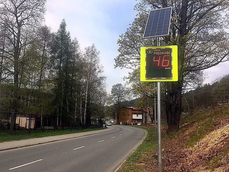 REGION, Jedlina-Zdrój: Radarowe Wyświetlacze Prędkości pojawiły się w Jedlinie–Zdroju