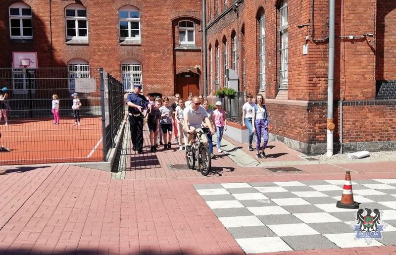 Wałbrzych/REGION: Wałbrzyscy policjanci egzaminowali młodych rowerzystów
