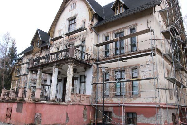 REGION, Głuszyca: Remontują byłą szkołę