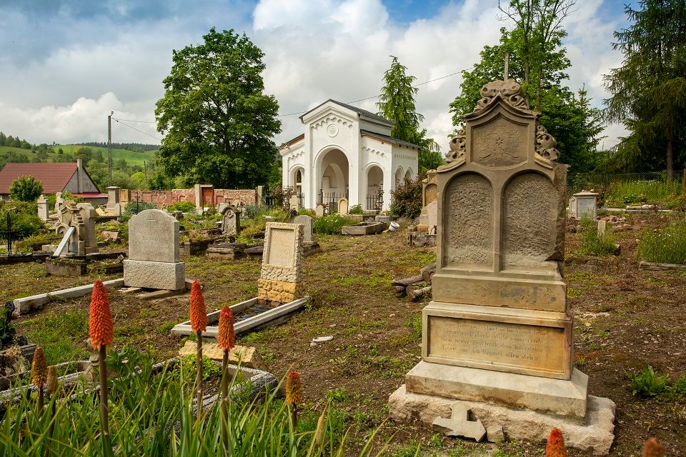 REGION, Gostków: Ratują cmentarz