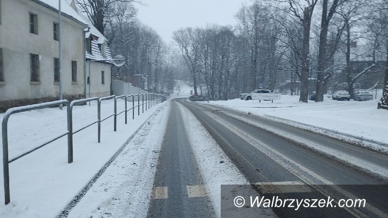 Wałbrzych: Zima zaskoczyła drogowców