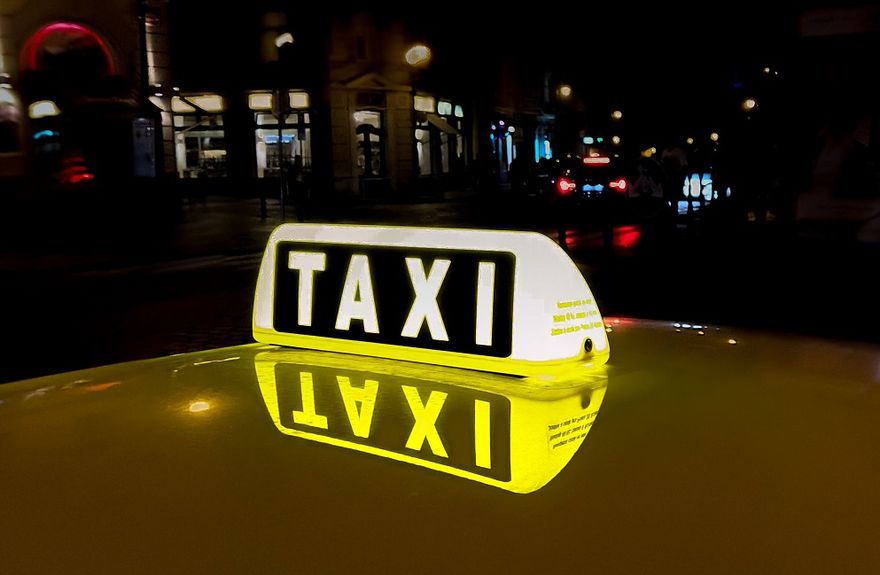 Wałbrzych/Kraj: Nowoczesne firmy taksówkarskie są przyjazne dla zwierząt! Zobacz jak wygląda taki przejazd