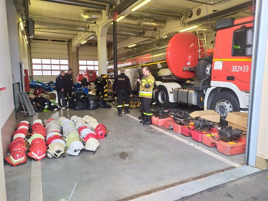 Wałbrzych/powiat wałbrzyski: Strażacy też pomagają