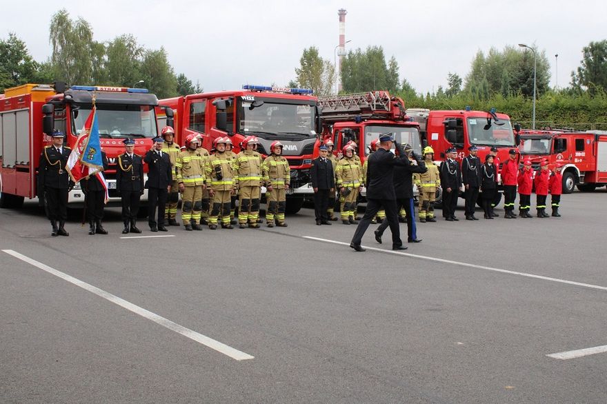 Wałbrzych/powiat wałbrzyski: Samochody dla strażaków