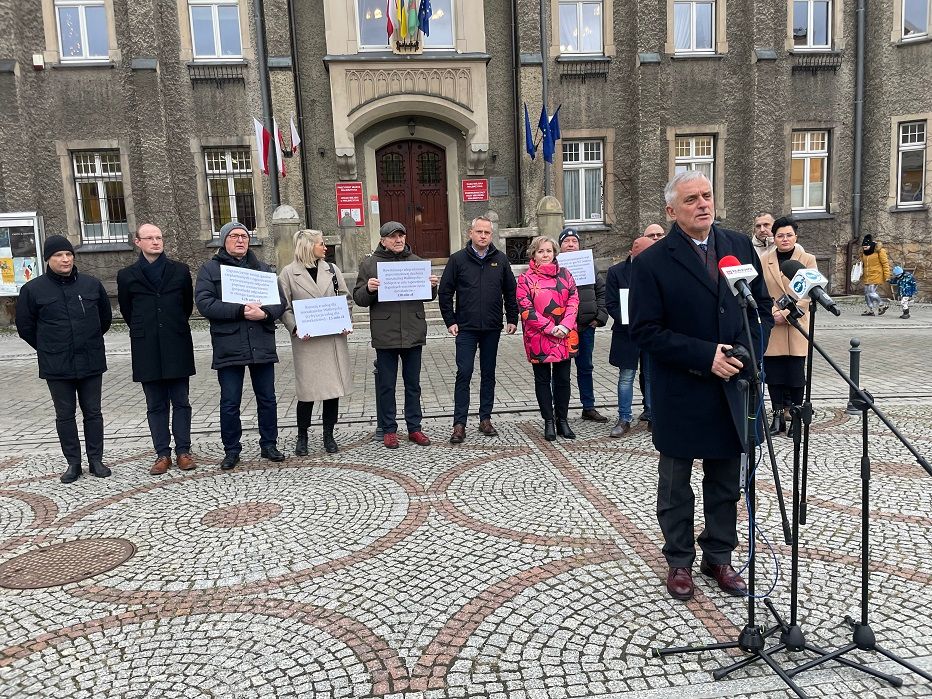 Wałbrzych/Kraj: Żądają odblokowania KPO