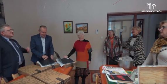REGION, Szczawno-Zdrój: Laptopy dla seniorów