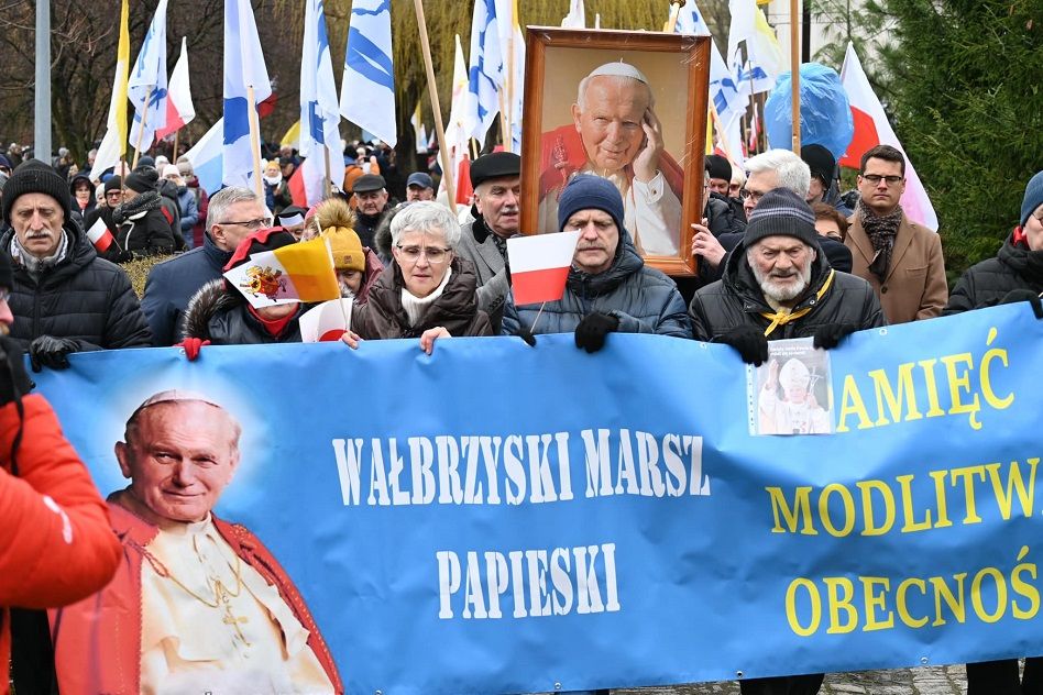 Wałbrzych: I Marsz Papieski w Wałbrzychu
