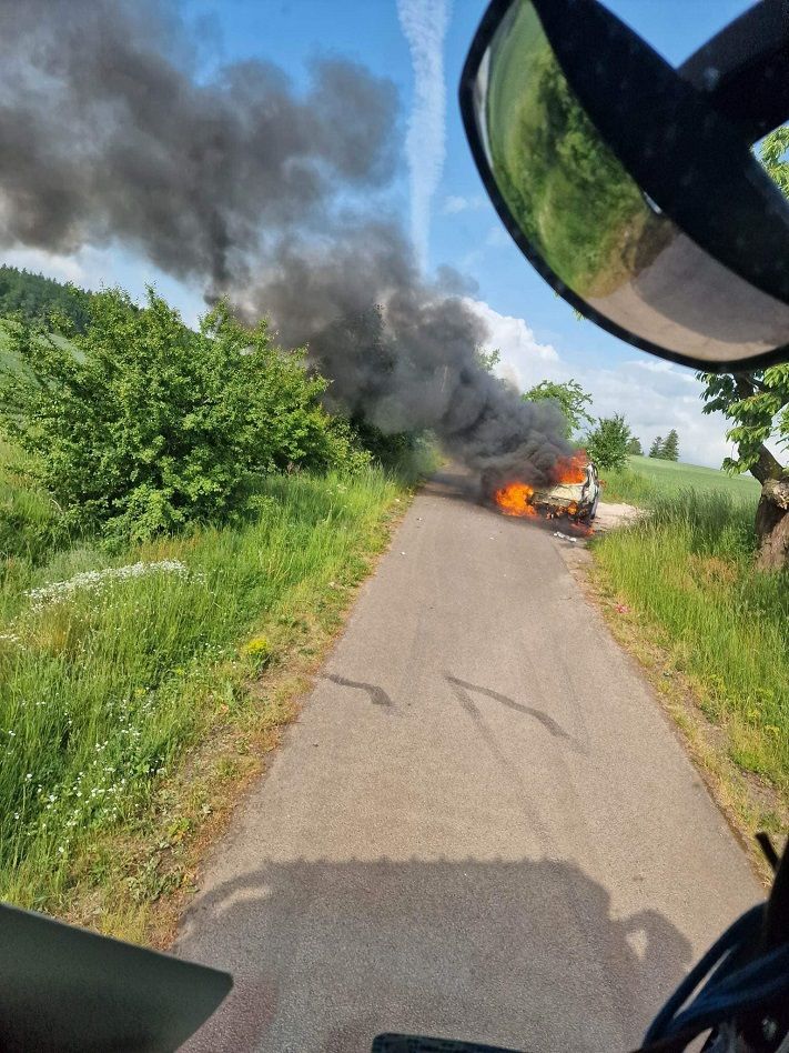REGION, Struga: Spłonął samochód