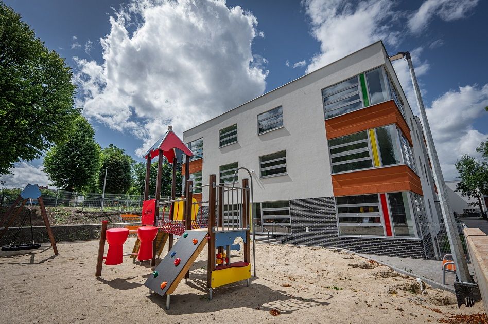 REGION, Szczawno-Zdrój: Szkoła na ukończeniu