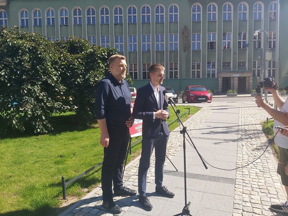 Wałbrzych/Kraj: Lewica o płacach w budżetówce