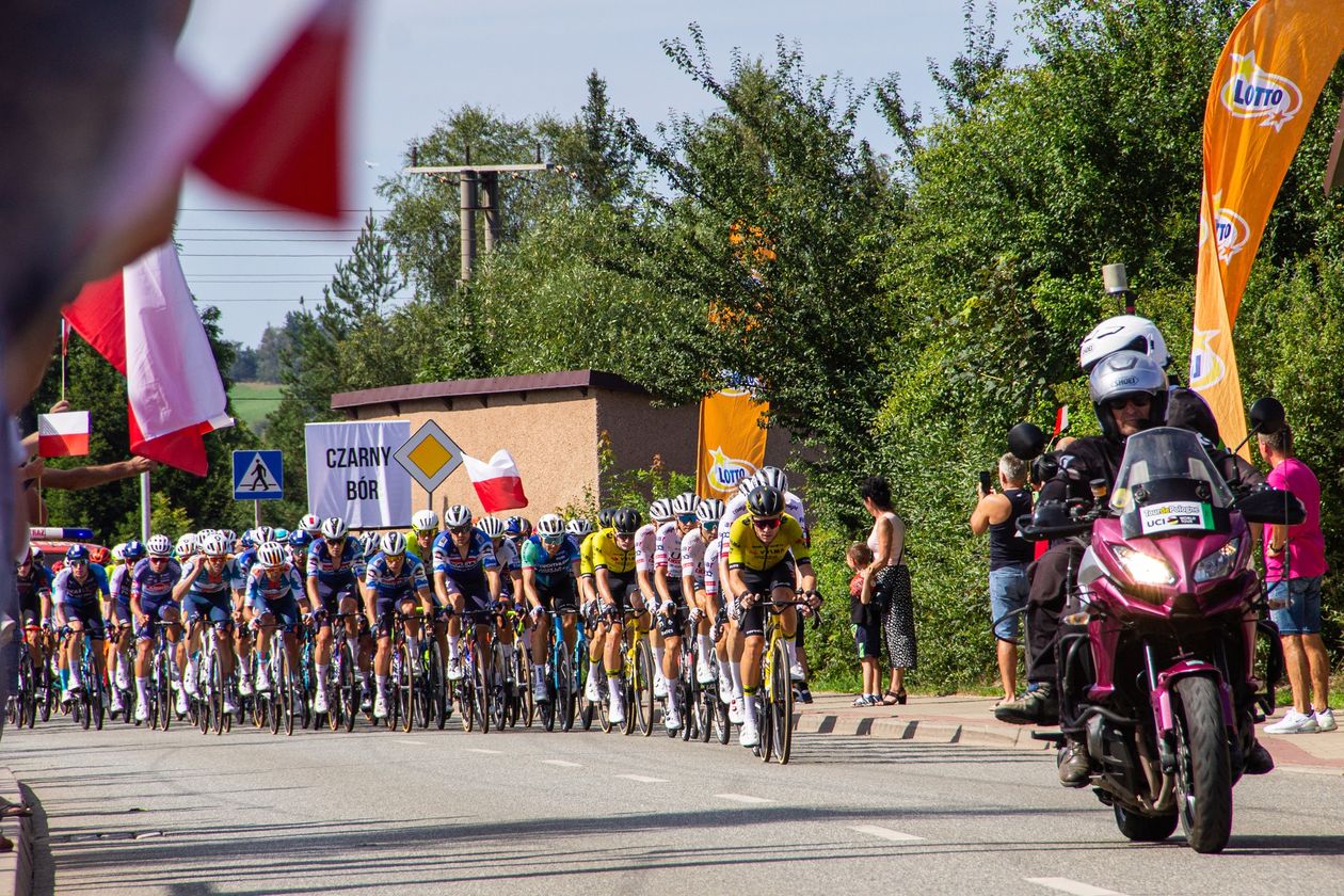 REGION, Czarny Bór: Setki kibiców na trasie