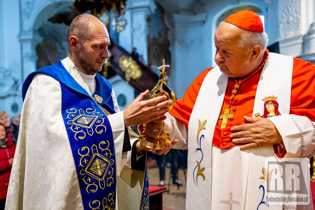 REGION, Krzeszów: Relikwiarz z krwią św. Jana Pawła II w Krzeszowie