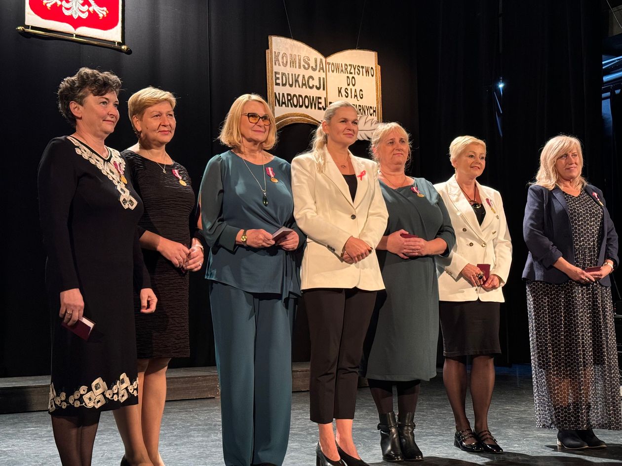 REGION, Szczawno-Zdrój: Ministra Nowacka odznaczyła nauczycieli