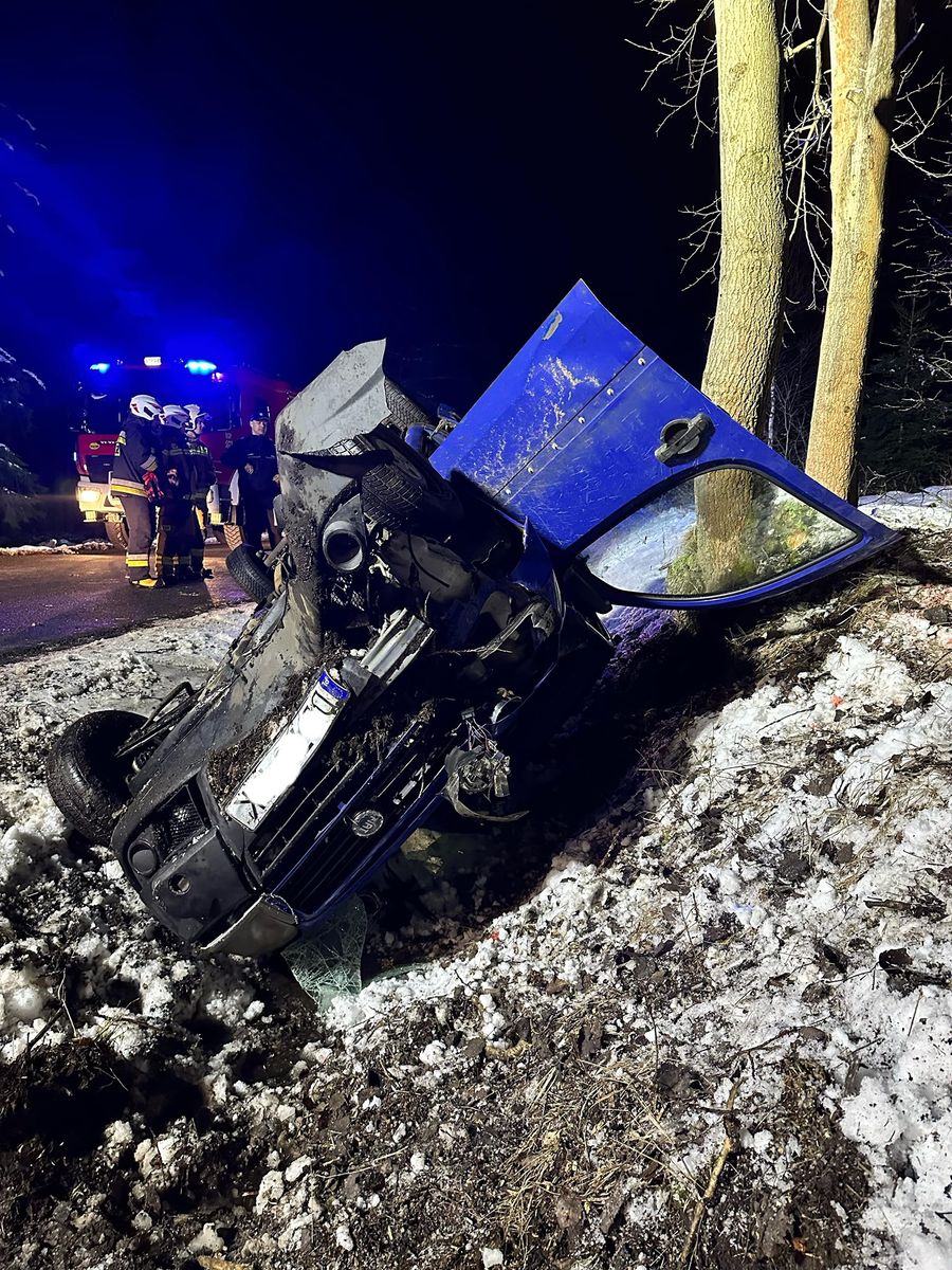 REGION, Boguszów-Gorce: Kobieta uwięziona w pojeździe