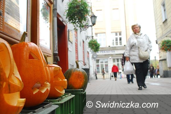 Świdnica: Handlowcy gotowi do Halloween