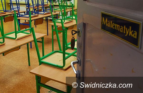 Region - Świebodzice: W Świebodzicach zamknięto szkołę