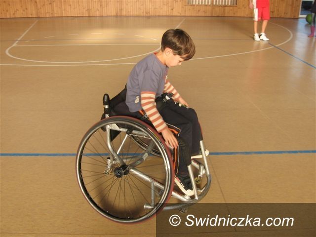 Region - Dobromierz: Koszykówka na wózkach