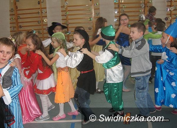 Świdnica: Dzieci szalały karnawałowo