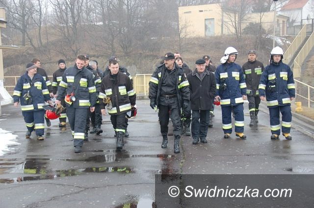 Region - Dobromierz: Strażacy gotowi na powódź