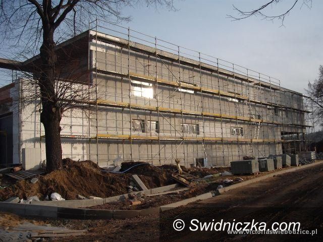 Region - Świebodzice: Kończą się prace przy budynku socjalnym „Victorii”