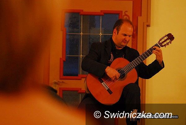 Świdnica: Dźwięki gitary w Muzeum Dawnego Kupiectwa