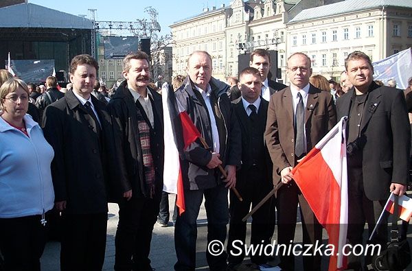 Kraków: Zdjęcia z pogrzebu prezydenckiej pary