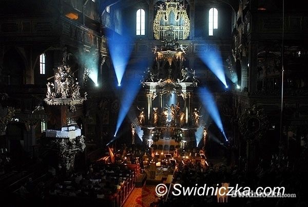 Świdnica: Sobiesław Nowotny odczytuje nową historię Kościoła Pokoju