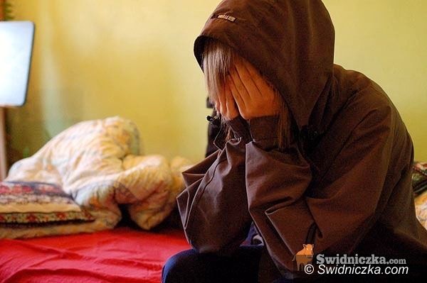 Świebodzice: Pedofil z Wałbrzycha molestował siedmiolatkę ze Świebodzic