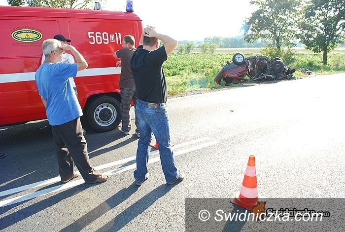 Świdnica: Prokuratura bada przyczyny czwartkowego wypadku poloneza i autobusu