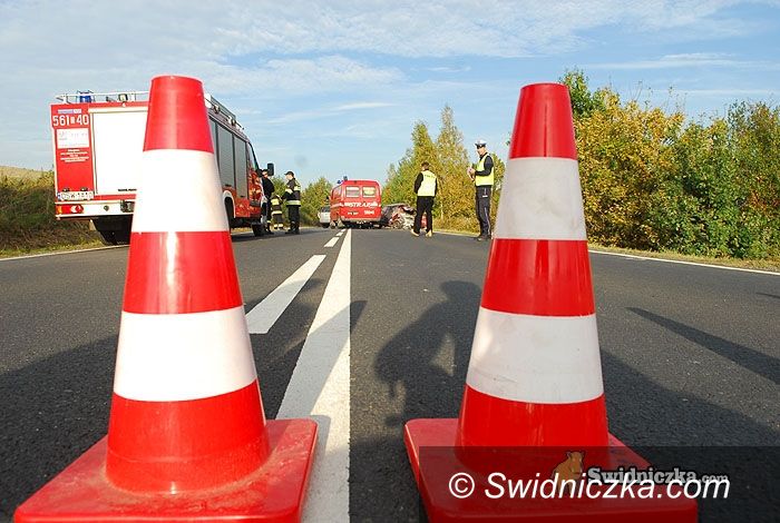 Strzelce Świdnickie: Wypadek na trasie na Wrocław – dwudziestosiedmiolatek nie żyje