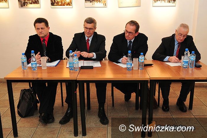 Świdnica: Opozycyjna debata kandydatów na prezydenta Świdnicy